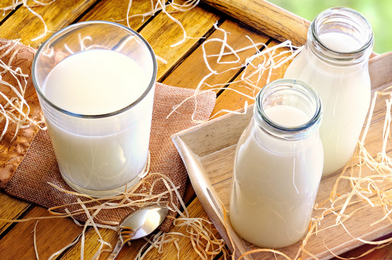 Kozie mlieko: výhody a poškodenie ľudského tela, kontraindikácie pri používaní