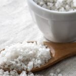 Zdravljenje krčnih žil s solnimi oblogami: obdelava in recepti s soljo