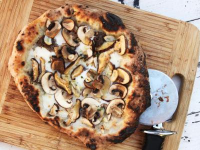 Рецепт смачної піци з грибами