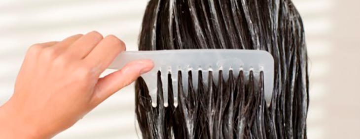 Cum să faci măști de păr hidratante de casă