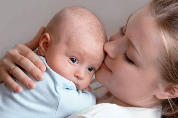 Obveza majke ili majke: zašto žene odbijaju dojiti
