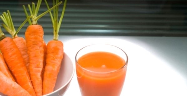 Succo di carota per l'abbronzatura: stai molto attento!