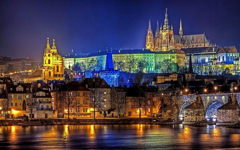 Како прославува Нова Година во Прага