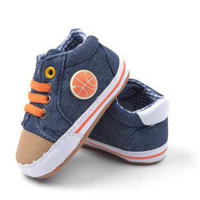 Prvi čevlji za dojenčka: kako izbrati, kdaj kupiti