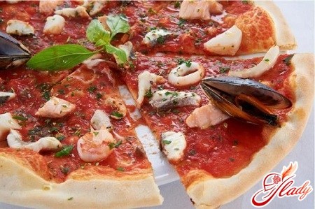 Pizza z morskimi sadeži - 5 receptov doma