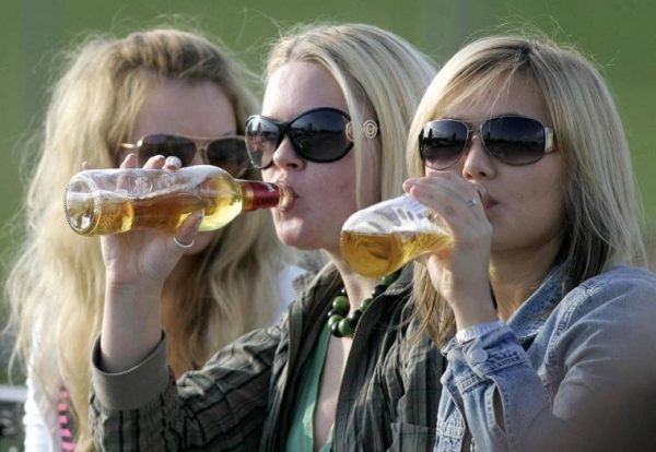 Alcoolismul: simptome ale ciumei principale ale societății moderne