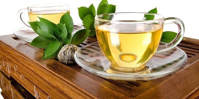 Výhody a škodlivé účinky zeleného čaje pro ženy a muže
