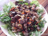 Печурки салати со шампињони: рецепти за вкусни засладувачи
