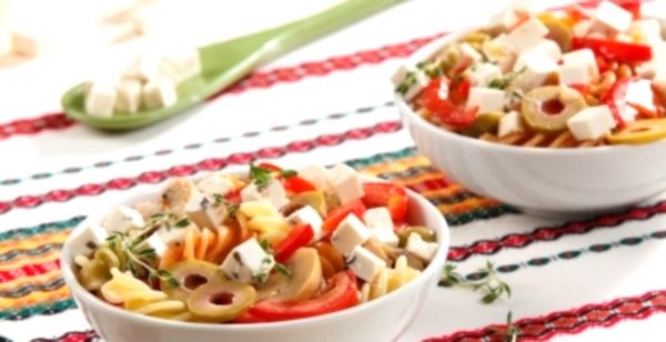 Makarna Salatası: Her gün için orijinal yemek