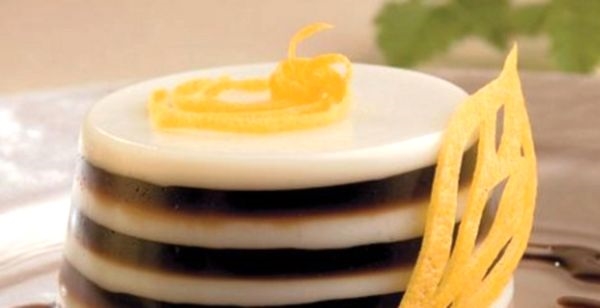 Кисела павлака - извонреден десерт од едноставни производи