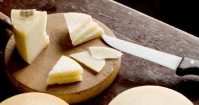 Peynirler ne kadar ve ne kadar depolanabilir: sert, yumuşak, küflü, salamura