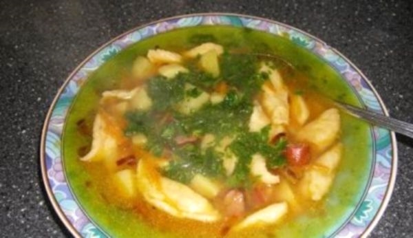 Супа со кнедли произведени Khokhlushkami