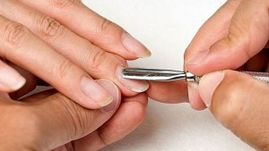 Нарощування нігтів: френч