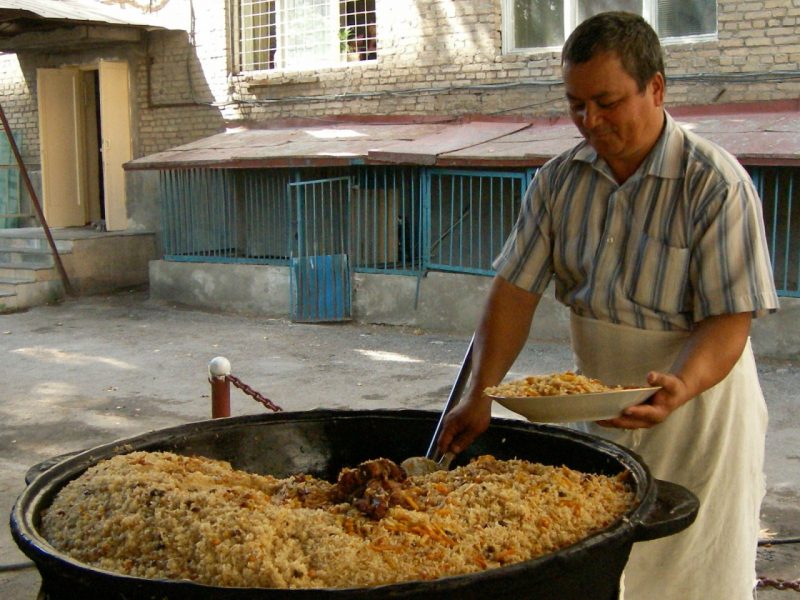 Bu Özbek pilavı - tarifler ve pişirme sırları