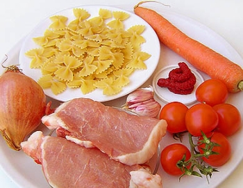 Bolognese - rețetă clasică și 6 opțiuni de gătit