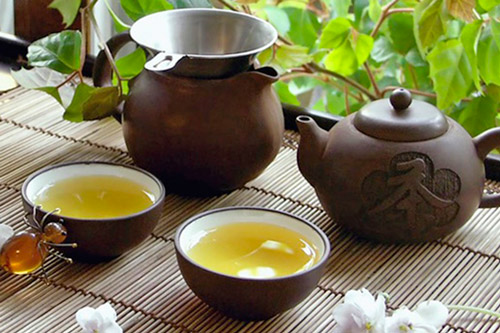 Czy zielona herbata zwiększa lub zmniejsza ciśnienie?